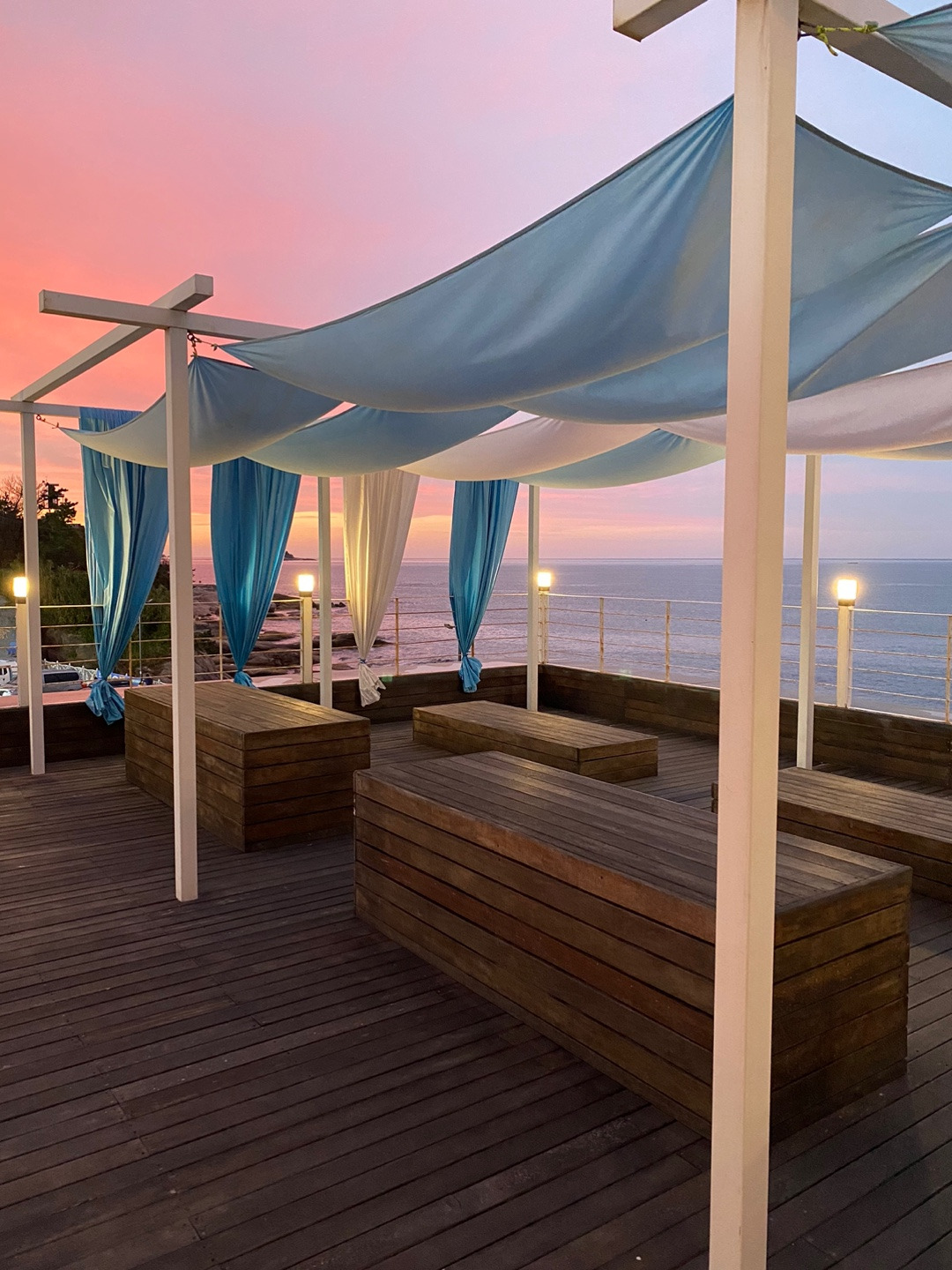 Another Blue 사진 2